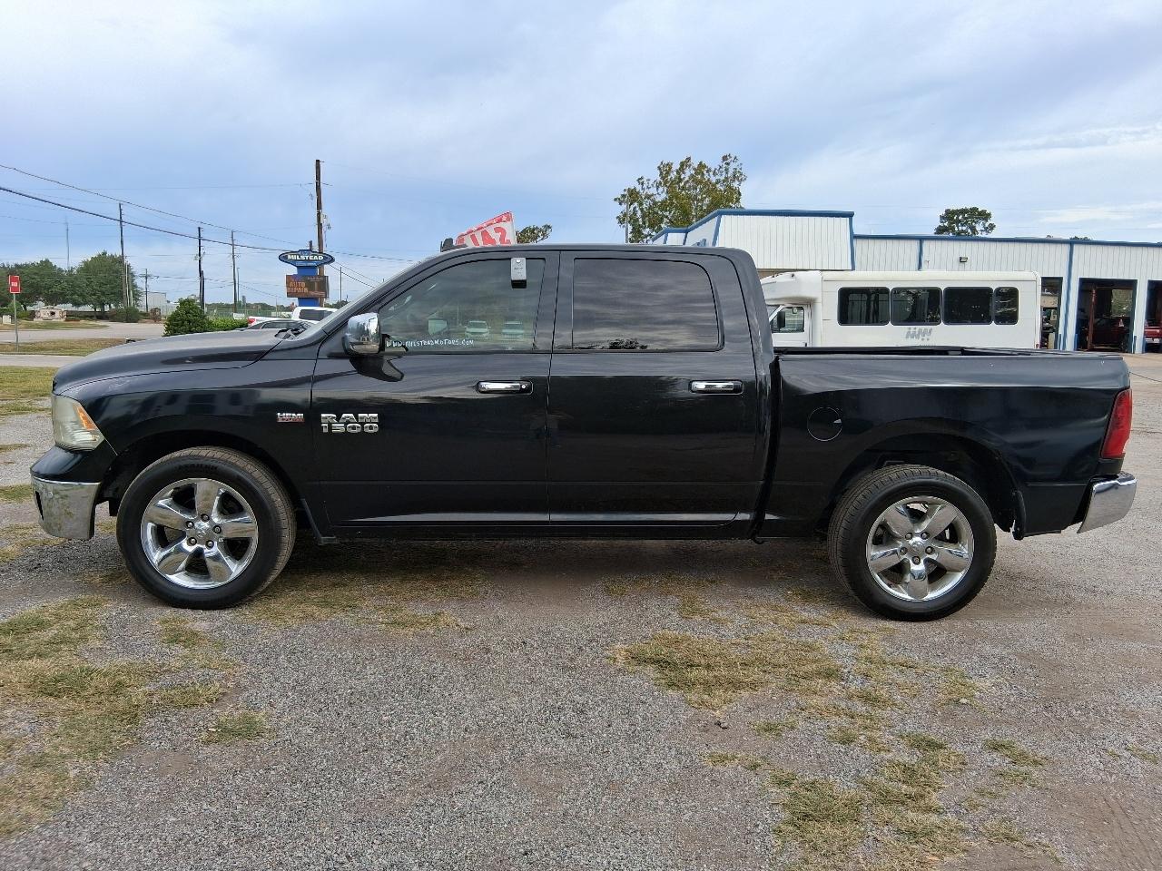 RAM 1500 SLT Crew Cab 2WD SWB 2016