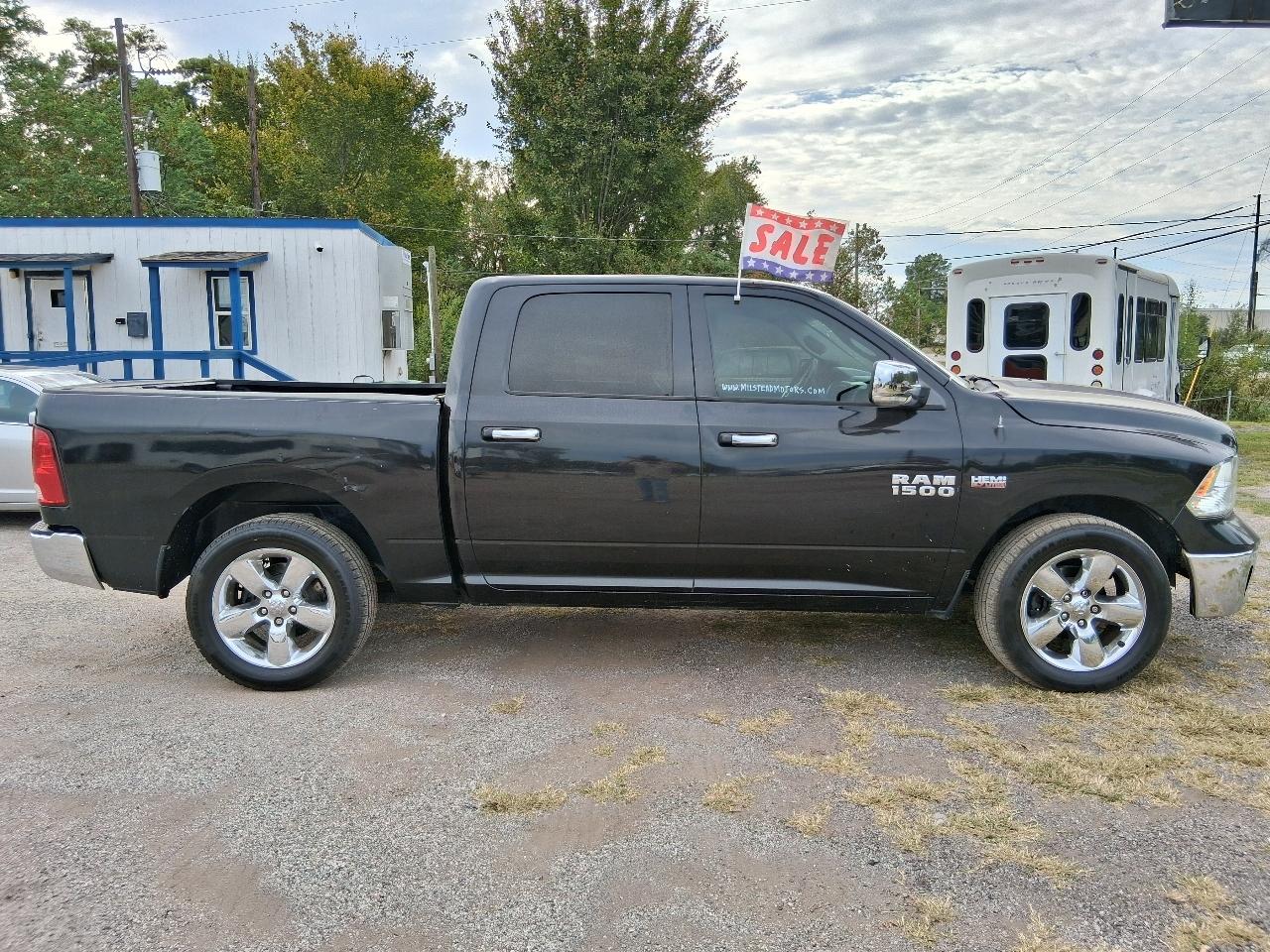 RAM 1500 SLT Crew Cab 2WD SWB 2016