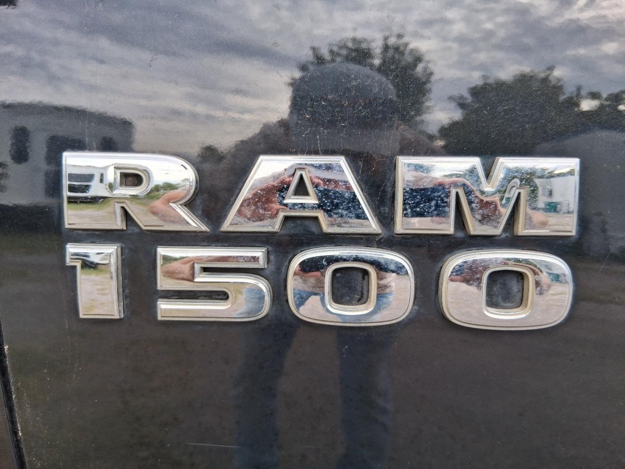RAM 1500 SLT Crew Cab 2WD SWB 2016
