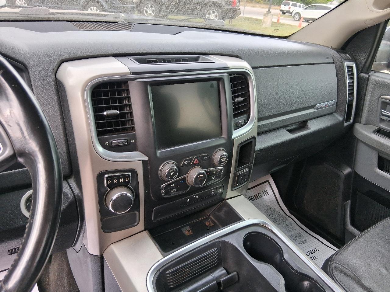 RAM 1500 SLT Crew Cab 2WD SWB 2016