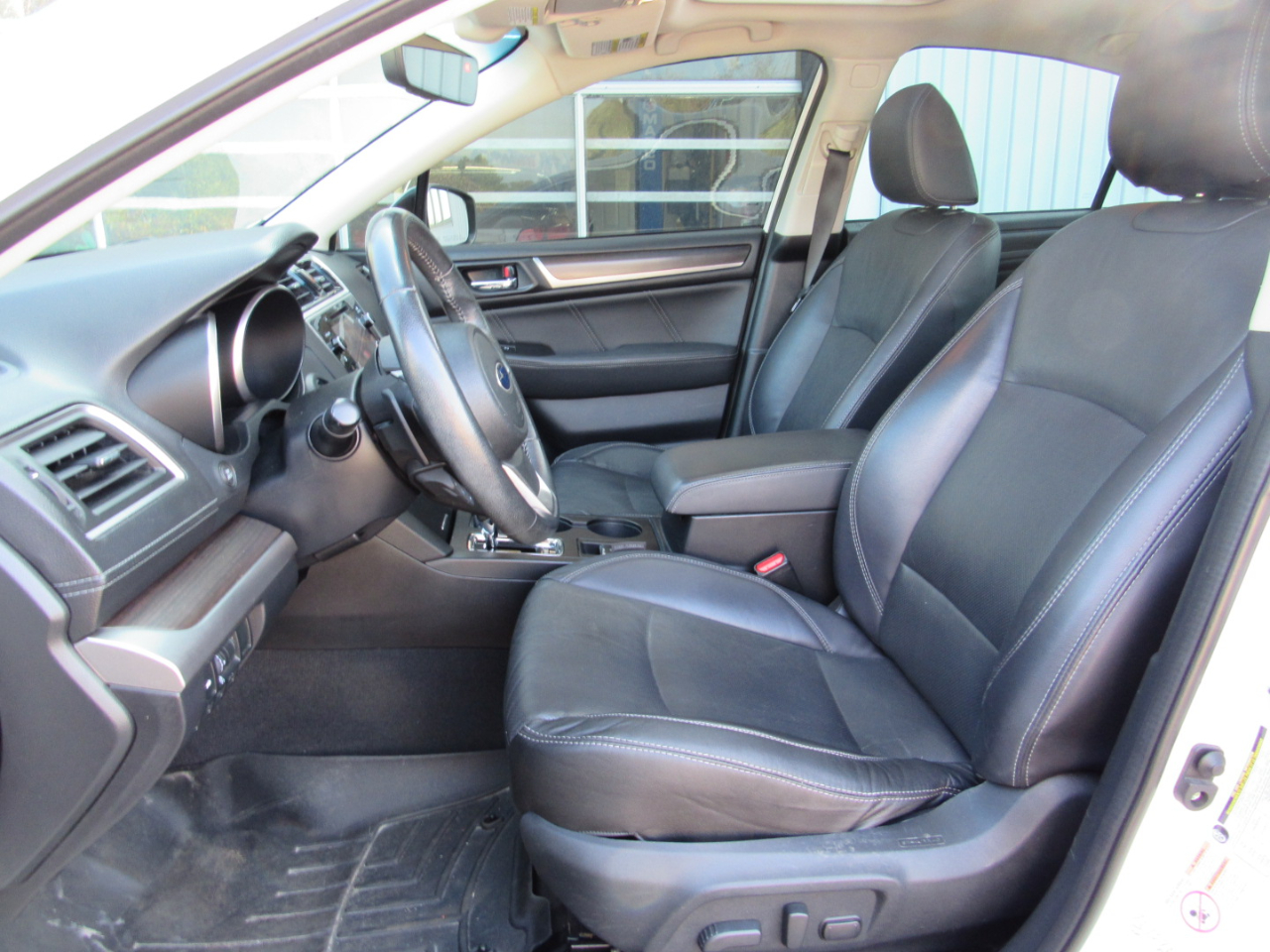 2018 Subaru Legacy 2.5i Limited photo 3