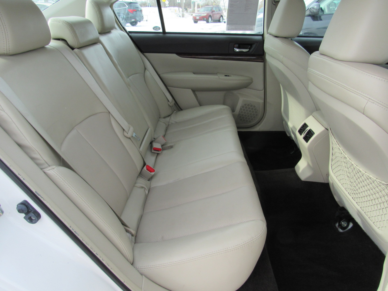 Subaru Legacy 4dr Sdn H4 Auto 2.5i Limited 2014