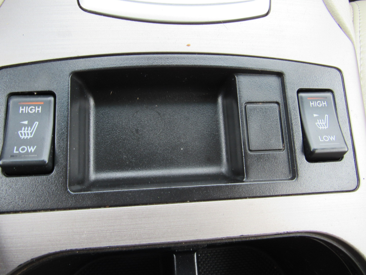 Subaru Legacy 4dr Sdn H4 Auto 2.5i Limited 2014