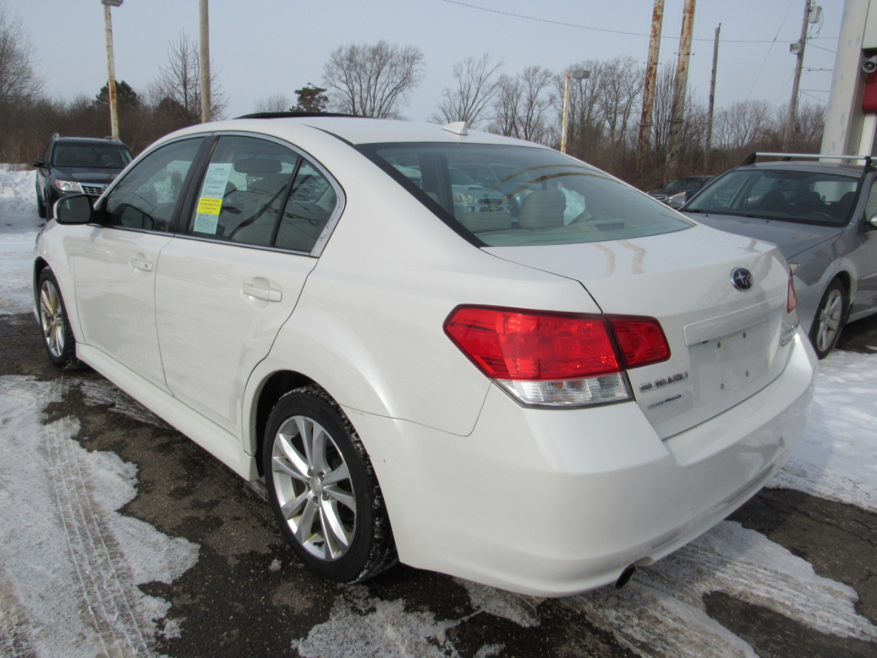 Subaru Legacy 4dr Sdn H4 Auto 2.5i Limited 2014