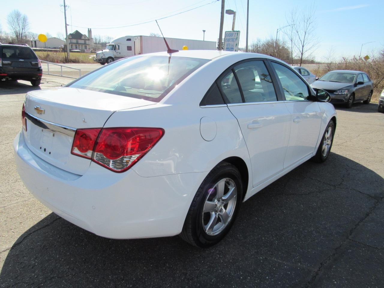Chevrolet Cruze 4dr Sdn LT w/2LT 2011