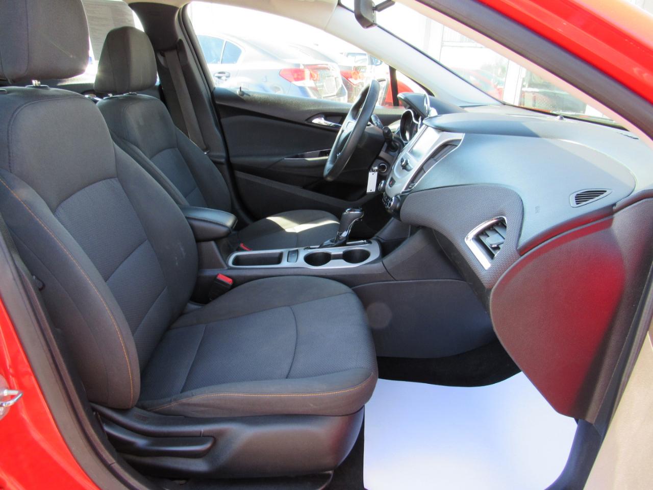 Chevrolet Cruze 4dr Sdn 1.4L LS w/1SB 2018