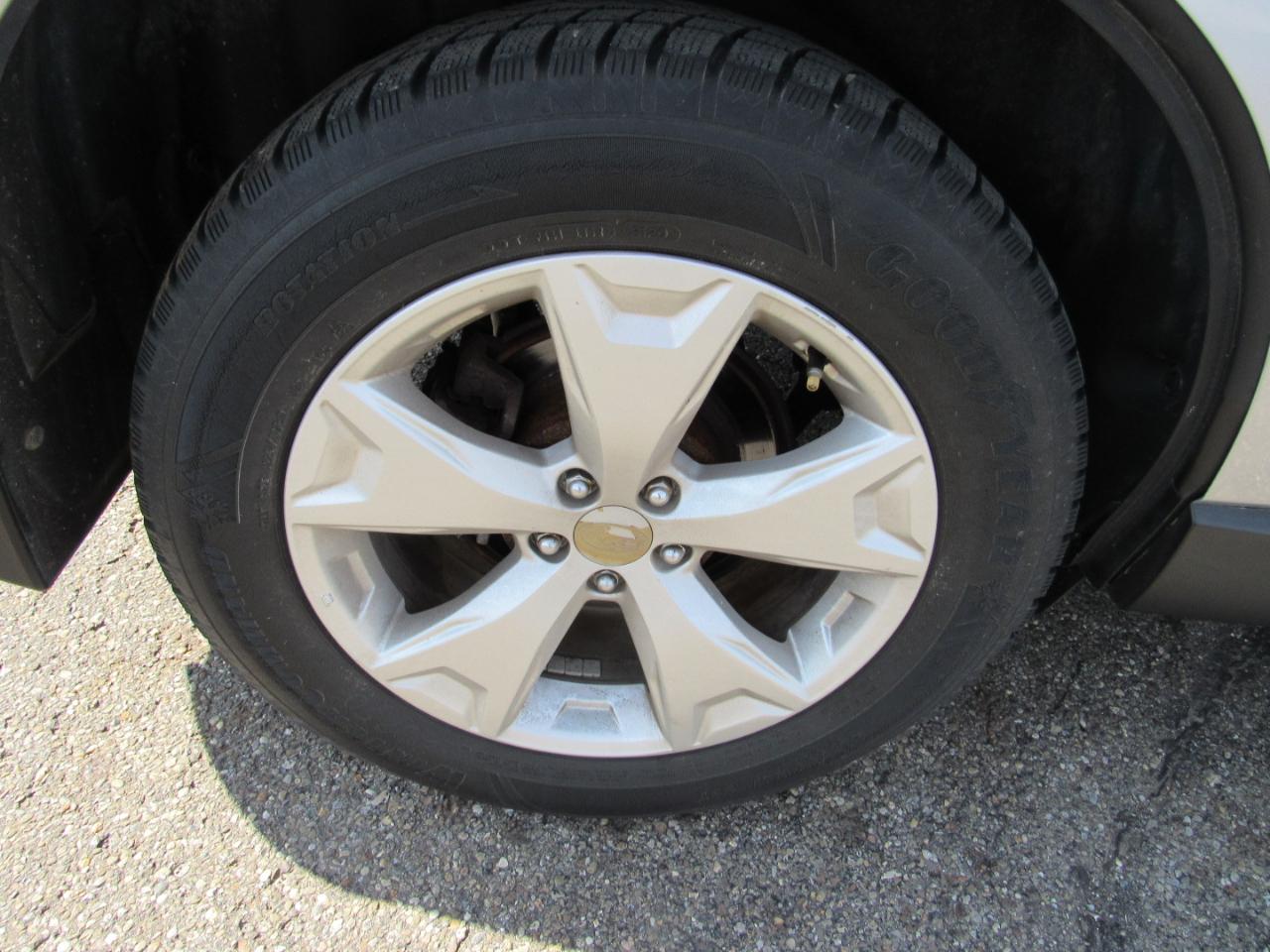 Subaru Forester 4dr CVT 2.5i Premium PZEV 2016