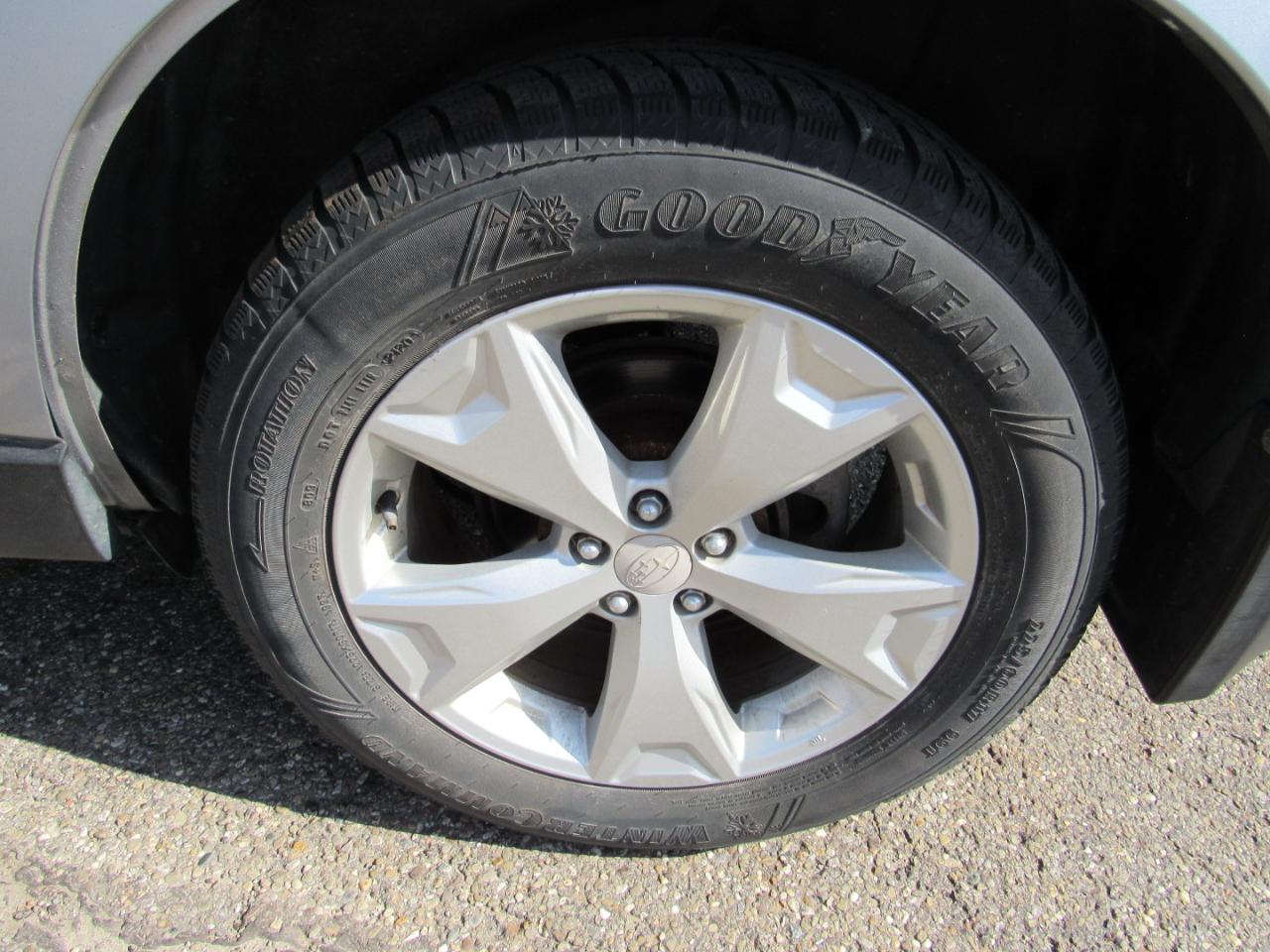 Subaru Forester 4dr CVT 2.5i Premium PZEV 2016