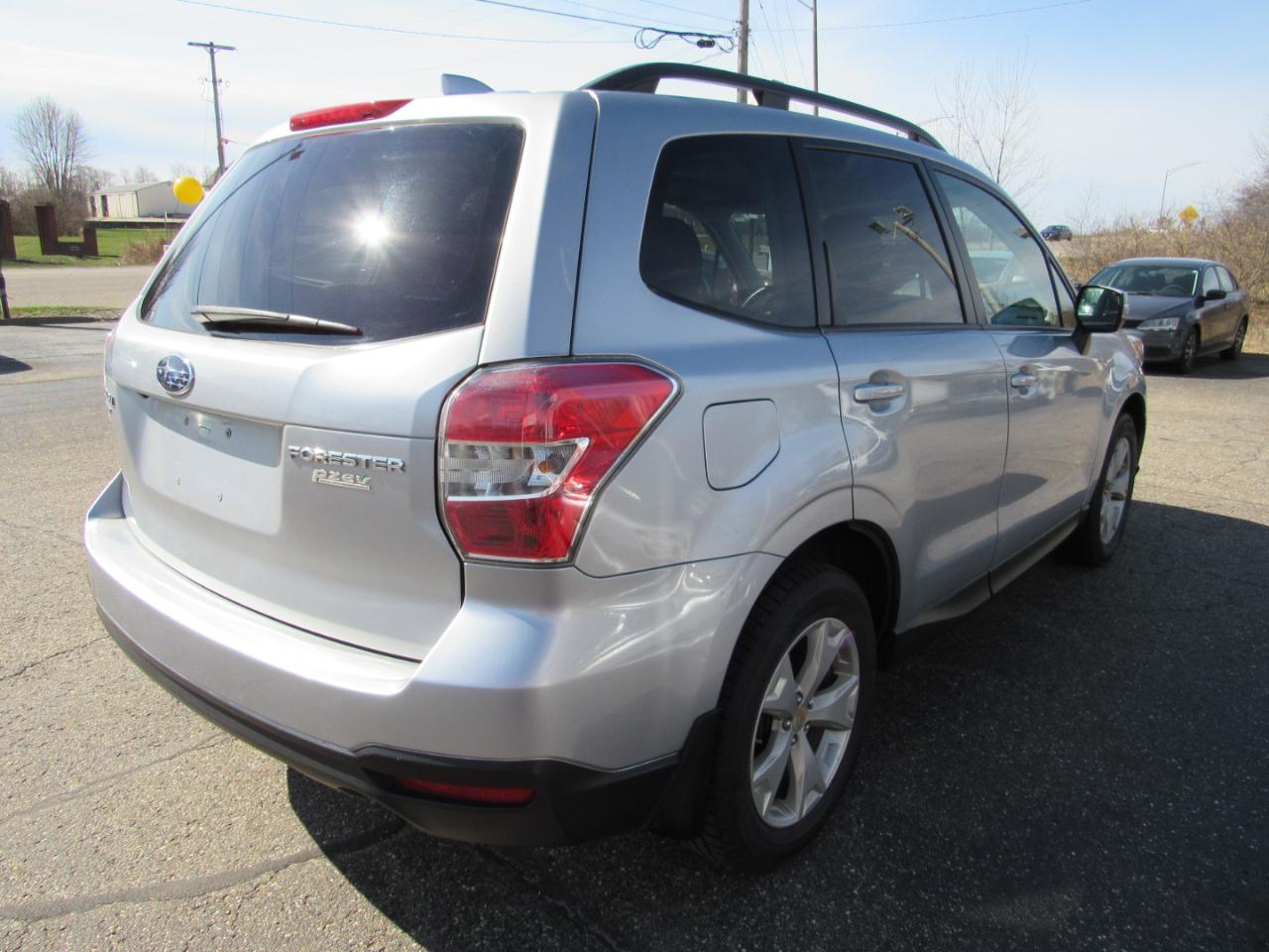 Subaru Forester 4dr CVT 2.5i Premium PZEV 2016