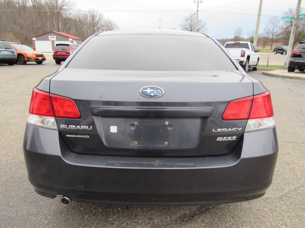 Subaru Legacy 4dr Sdn H4 Auto 2.5i 2012