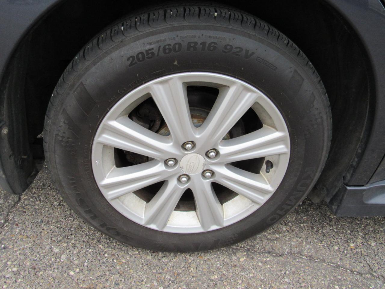 Subaru Legacy 4dr Sdn H4 Auto 2.5i 2012