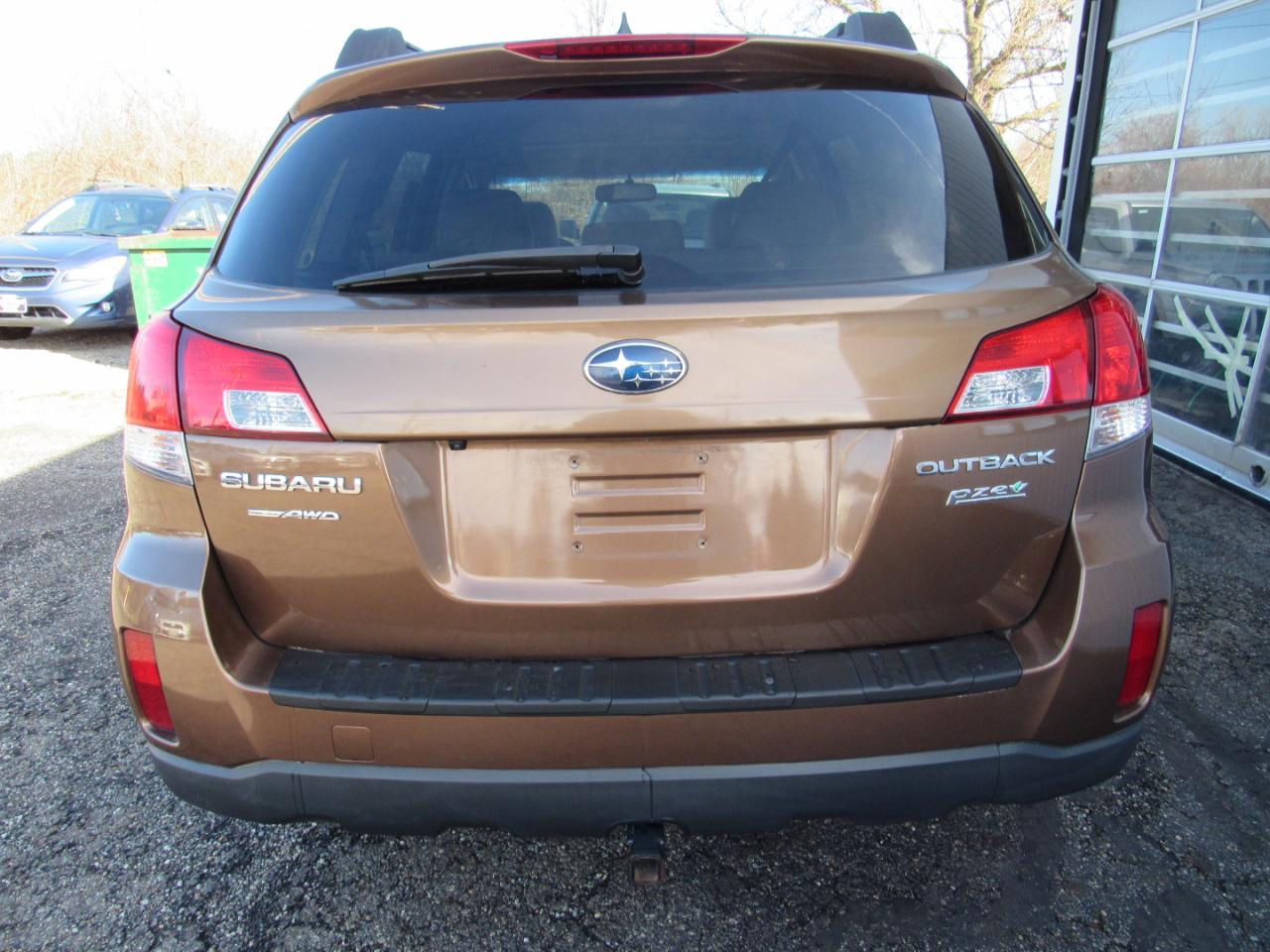 Subaru Outback 4dr Wgn H4 Auto 2.5i Limited 2013