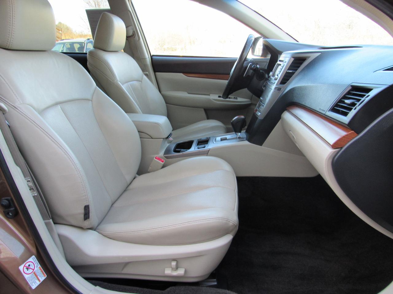 Subaru Outback 4dr Wgn H4 Auto 2.5i Limited 2013