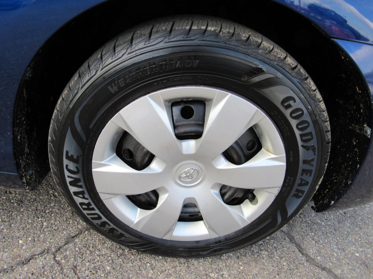 Toyota Camry 4dr Sdn I4 Man (Natl) 2009