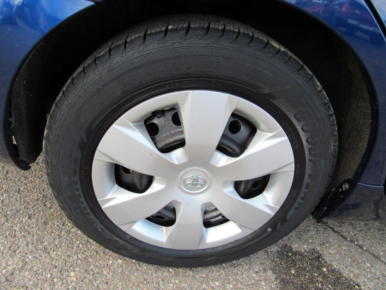 Toyota Camry 4dr Sdn I4 Man (Natl) 2009