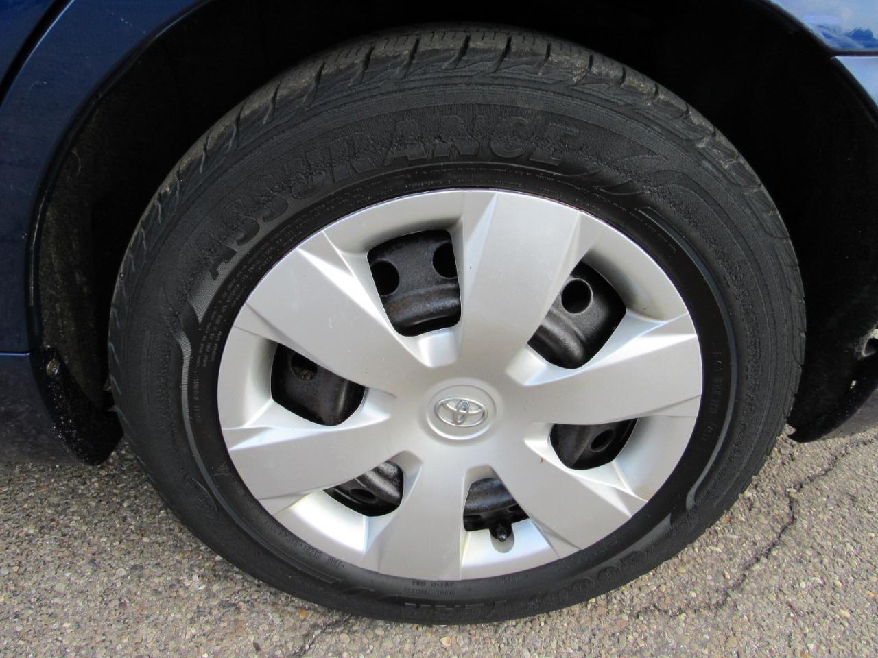 Toyota Camry 4dr Sdn I4 Man (Natl) 2009