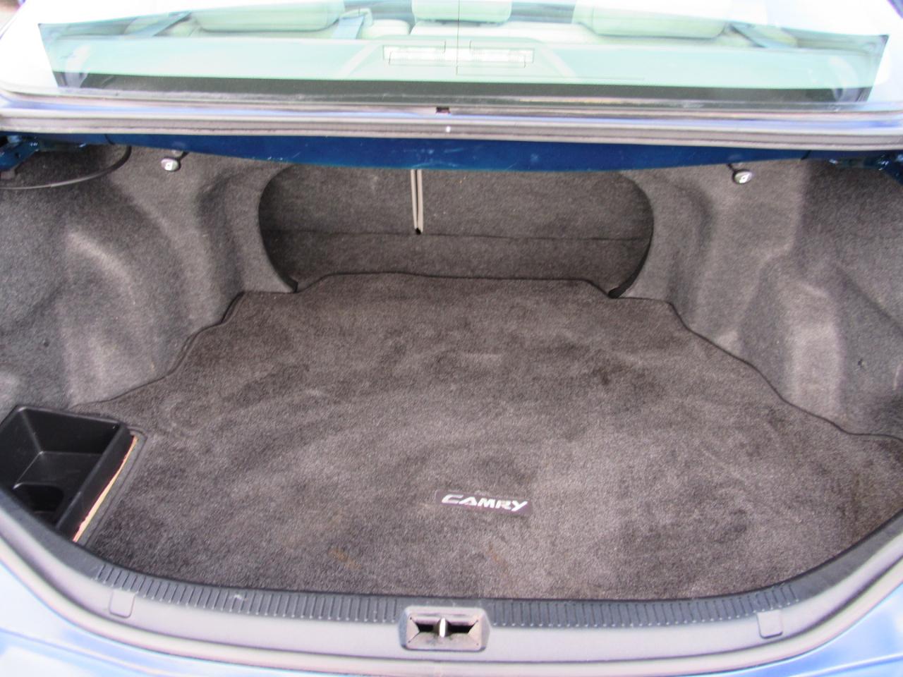 Toyota Camry 4dr Sdn I4 Man (Natl) 2009