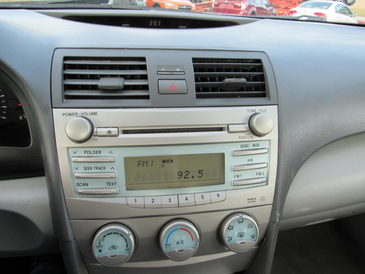 Toyota Camry 4dr Sdn I4 Man (Natl) 2009