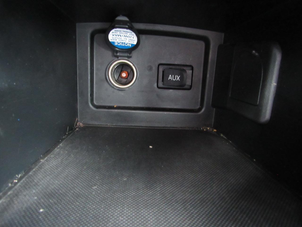 Toyota Camry 4dr Sdn I4 Man (Natl) 2009