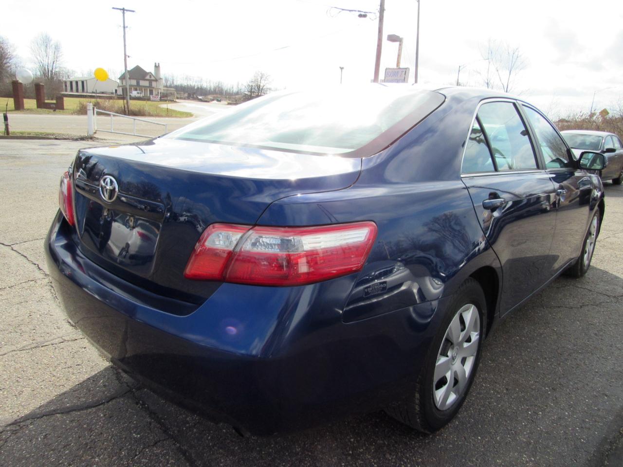 Toyota Camry 4dr Sdn I4 Man (Natl) 2009