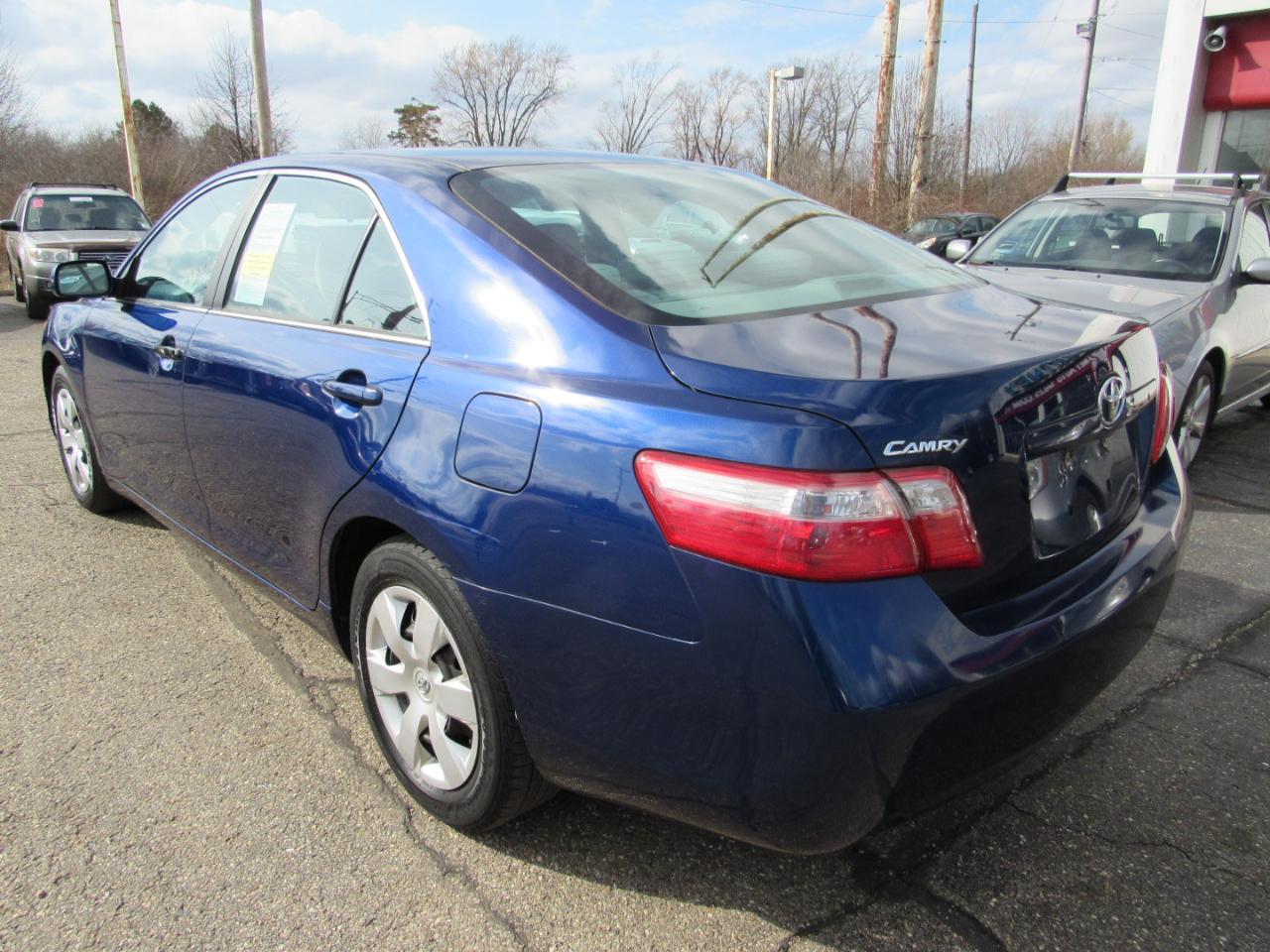 Toyota Camry 4dr Sdn I4 Man (Natl) 2009