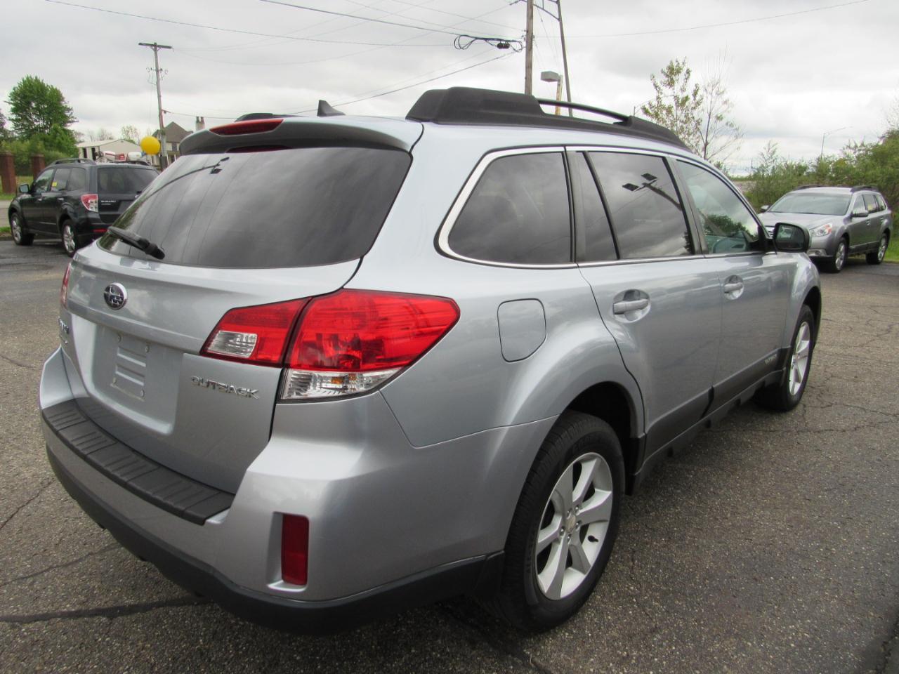 Subaru Outback 4dr Wgn H4 Auto 2.5i Premium 2014