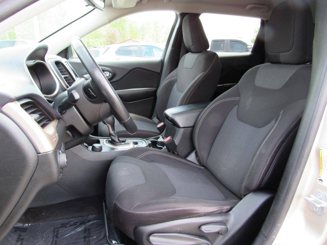 Jeep Cherokee 4WD 4dr Latitude 2015