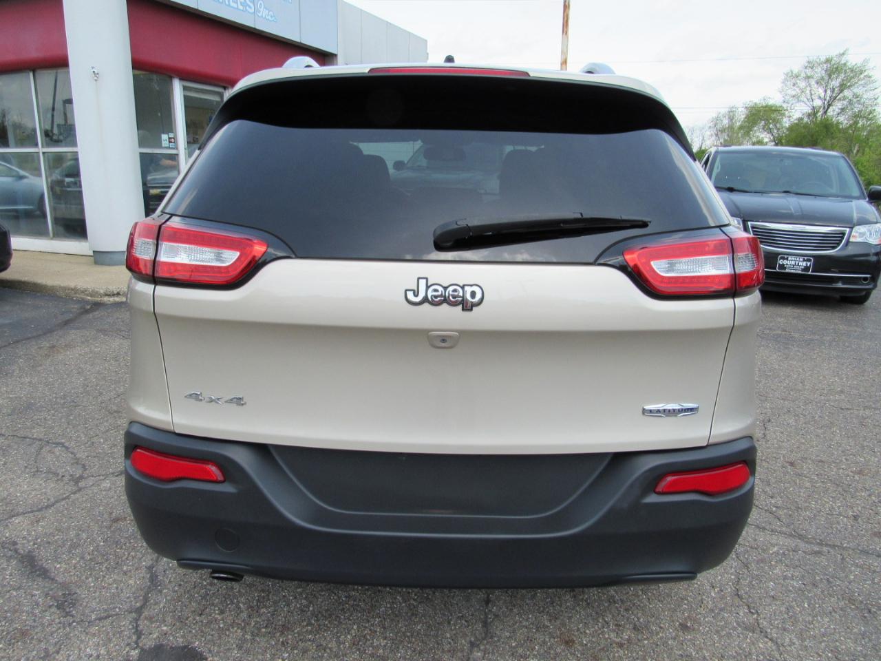 Jeep Cherokee 4WD 4dr Latitude 2015