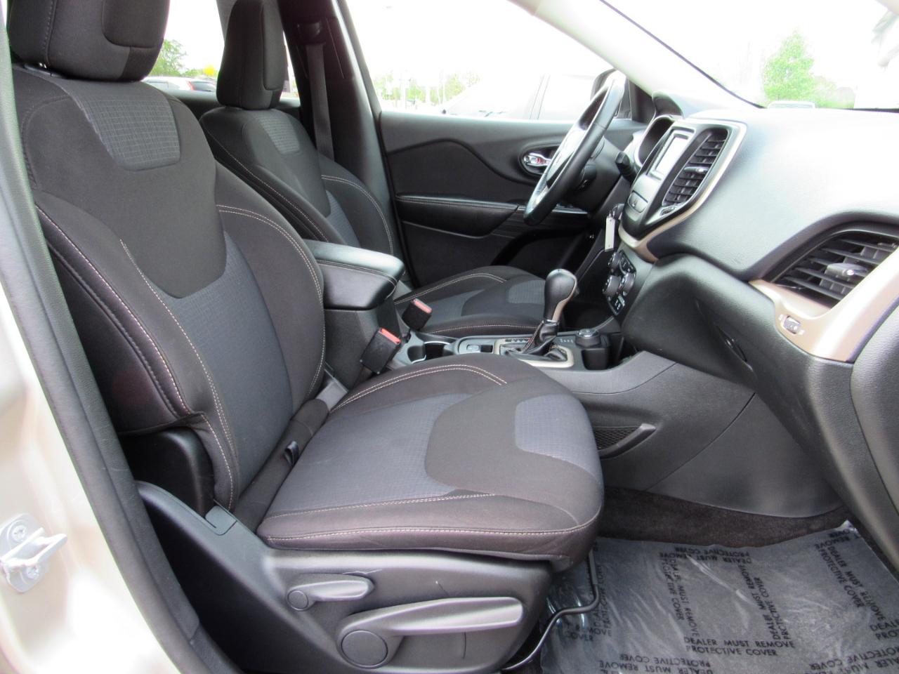Jeep Cherokee 4WD 4dr Latitude 2015