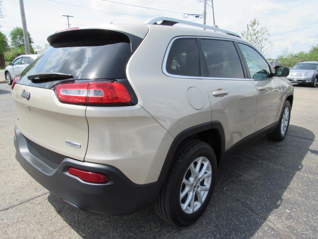 Jeep Cherokee 4WD 4dr Latitude 2015