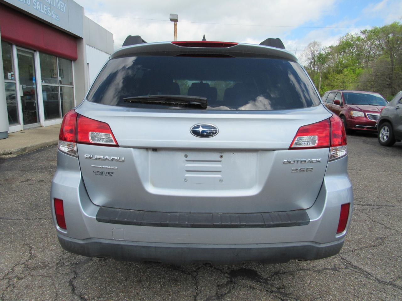 Subaru Outback 4dr Wgn H6 Auto 3.6R Limited 2012