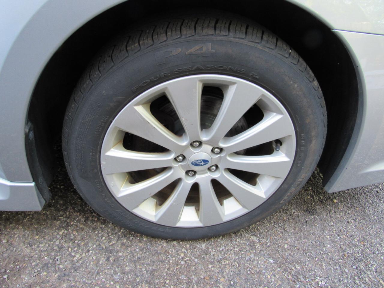 Subaru Legacy 4dr Sdn H4 Auto 2.5i Limited 2012