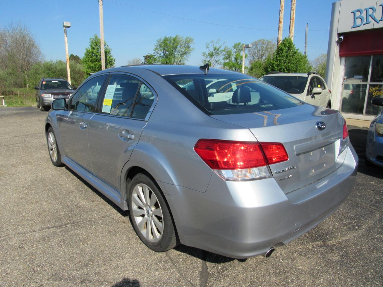 Subaru Legacy 4dr Sdn H4 Auto 2.5i Limited 2012