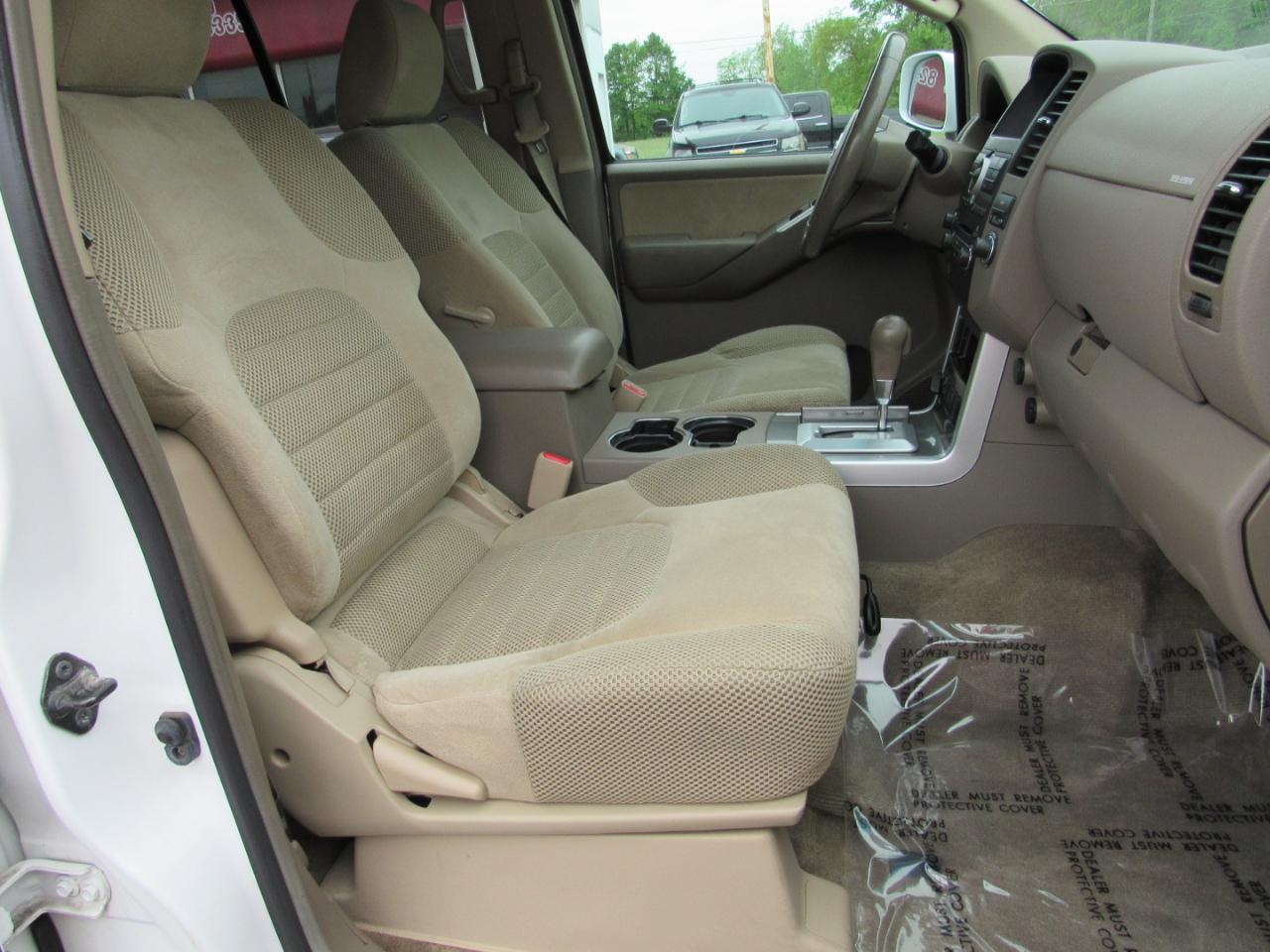 Nissan Pathfinder 4WD 4dr V6 SV 2011