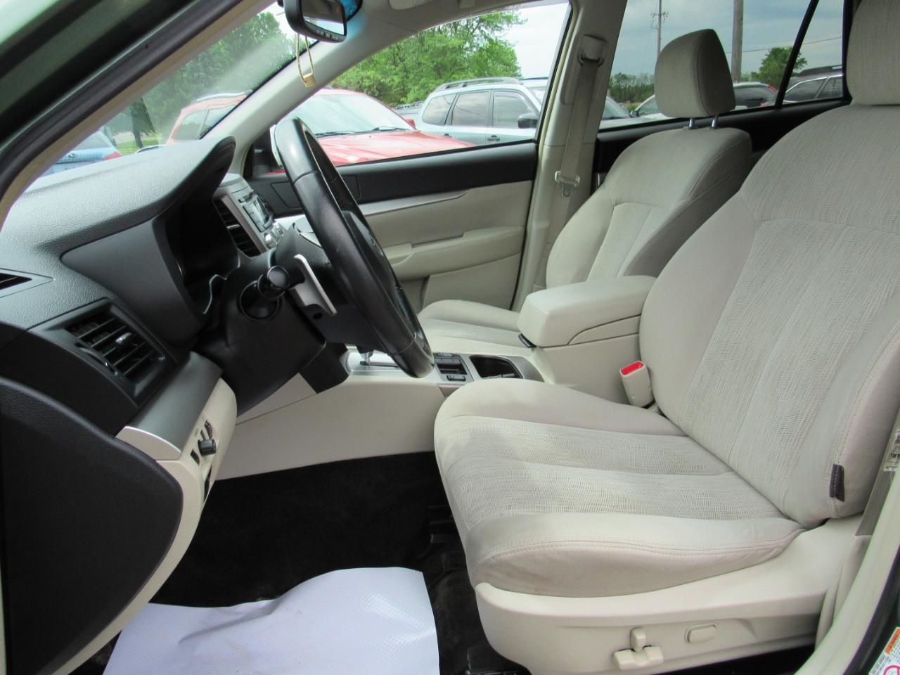 Subaru Outback 4dr Wgn H4 Auto 2.5i Premium 2013