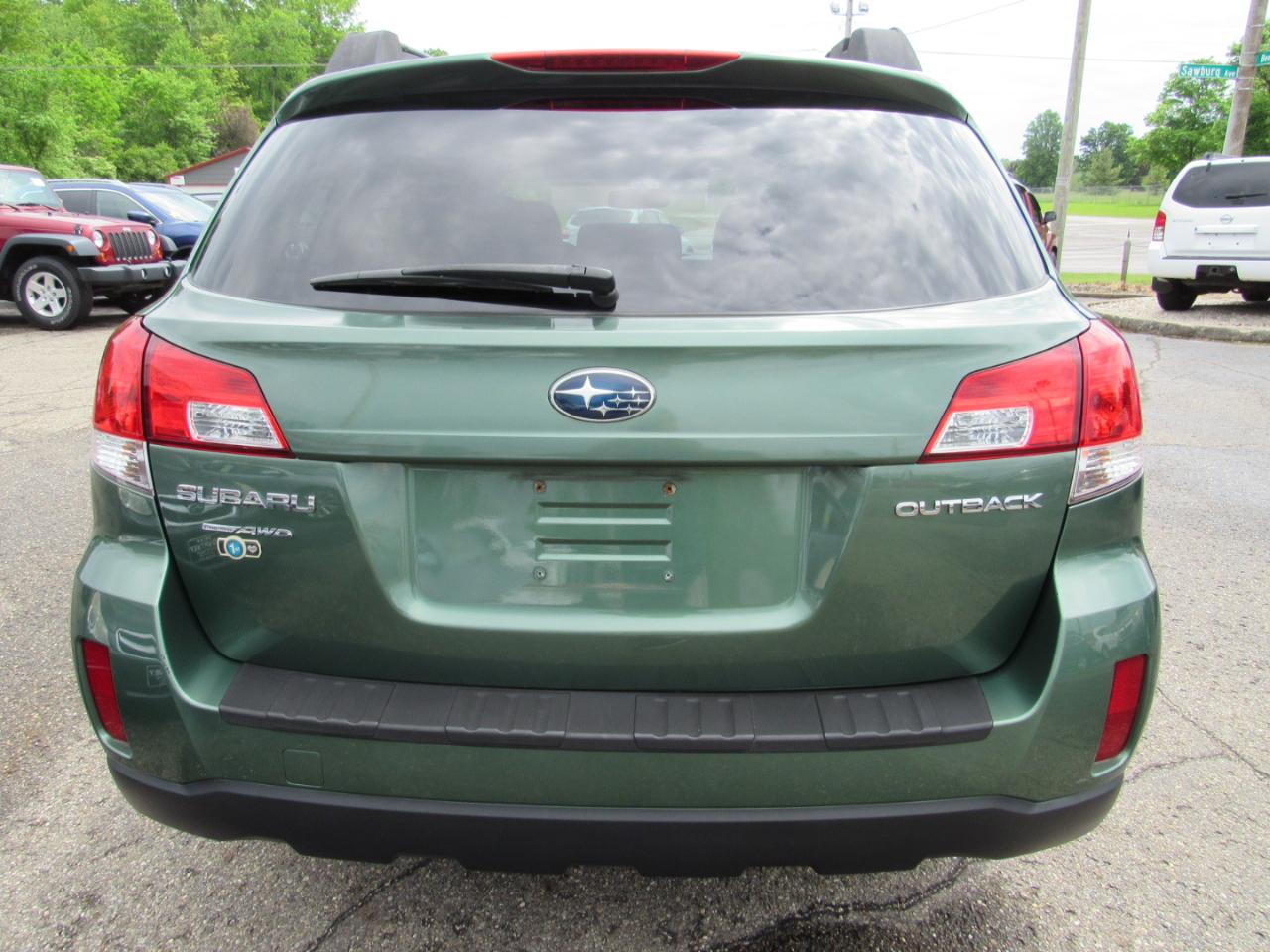 Subaru Outback 4dr Wgn H4 Auto 2.5i Premium 2013