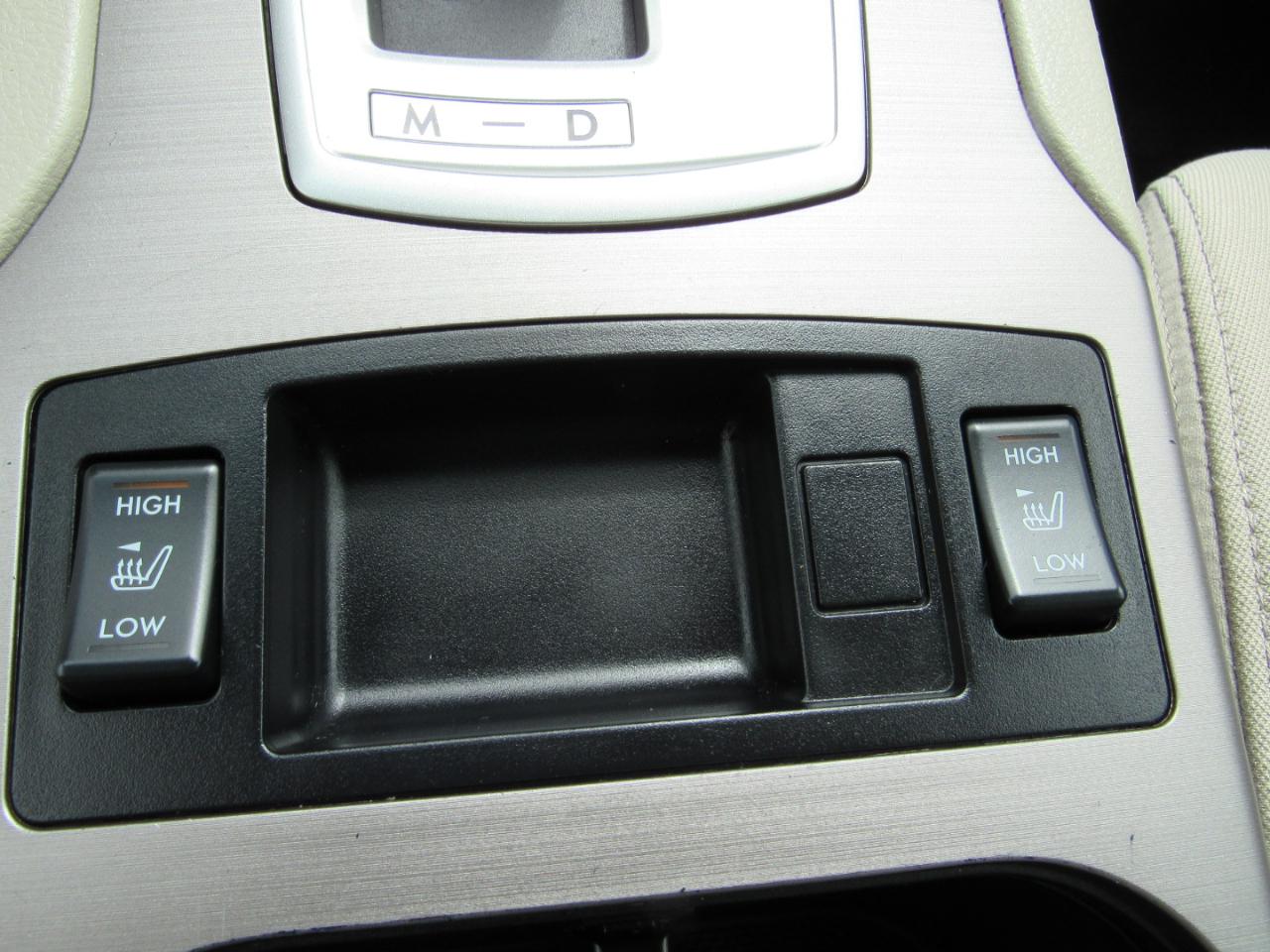 Subaru Outback 4dr Wgn H4 Auto 2.5i Premium 2013