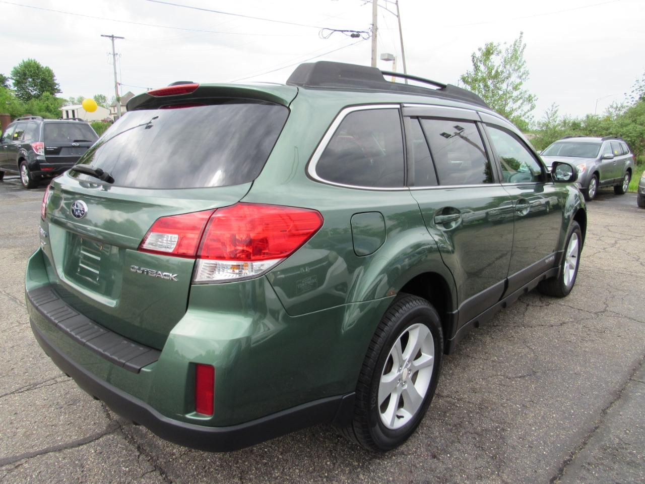 Subaru Outback 4dr Wgn H4 Auto 2.5i Premium 2013