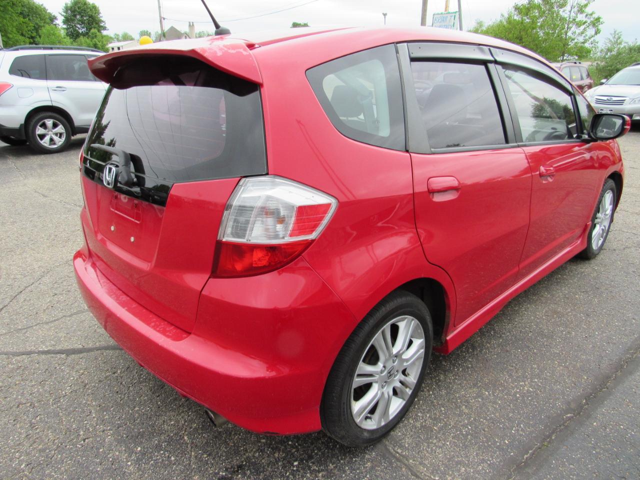 Honda Fit 5dr HB Auto Sport 2011