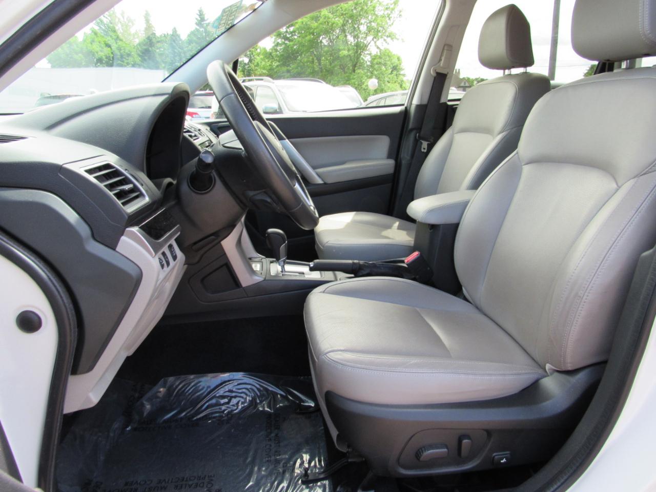 Subaru Forester 2.5i Limited CVT 2017