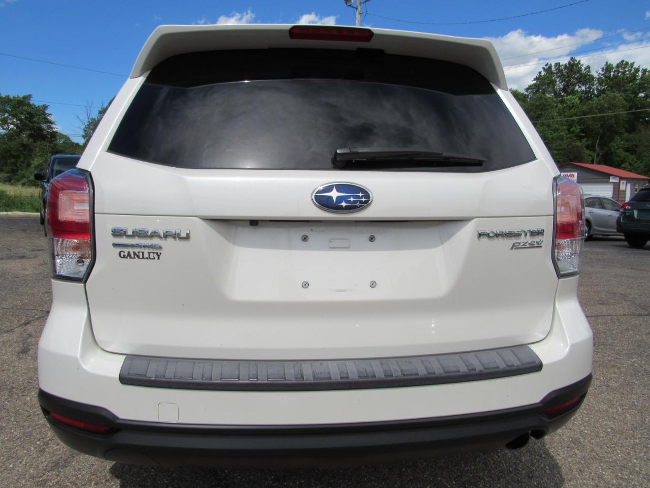 Subaru Forester 2.5i Limited CVT 2017