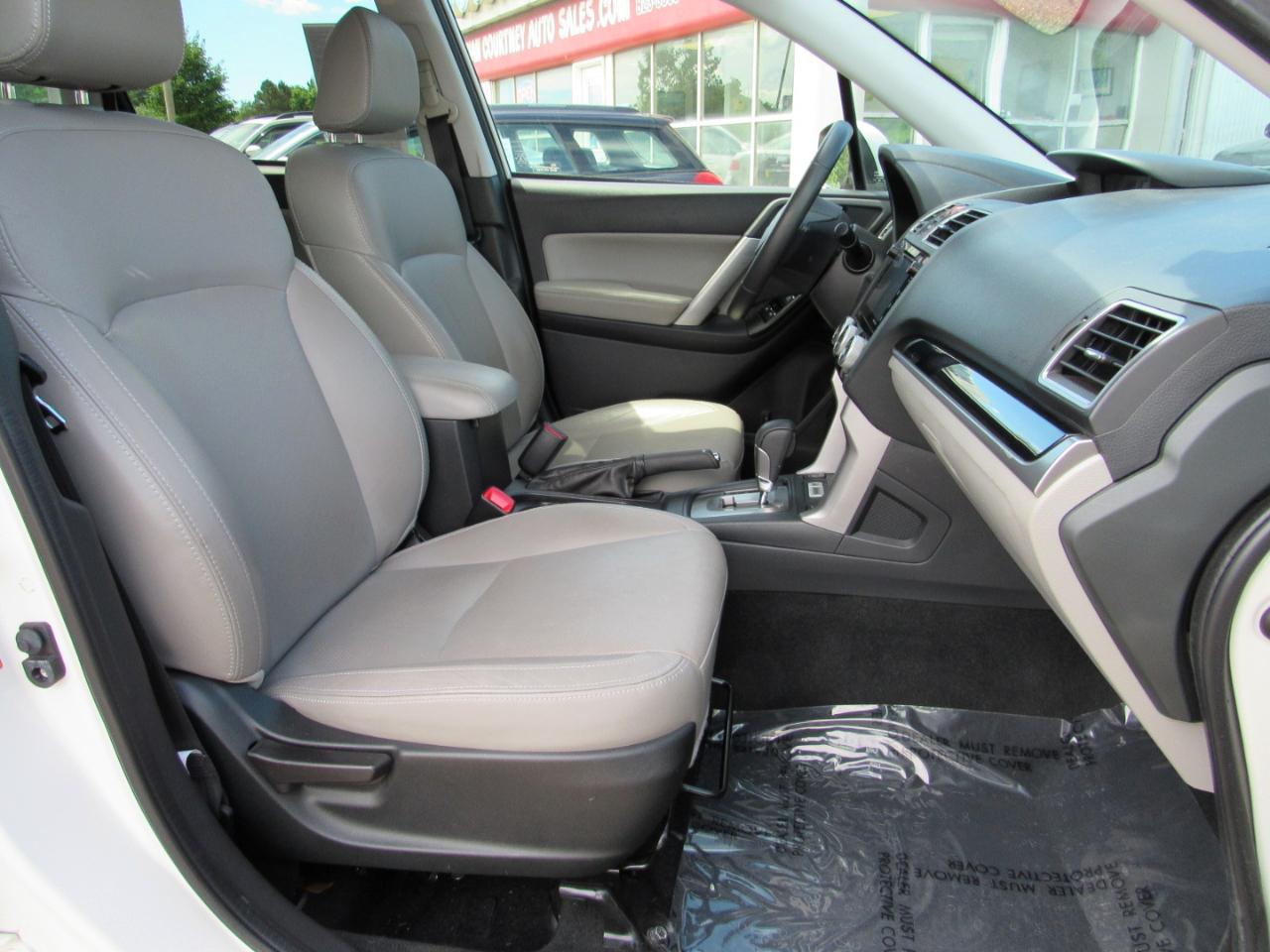 Subaru Forester 2.5i Limited CVT 2017