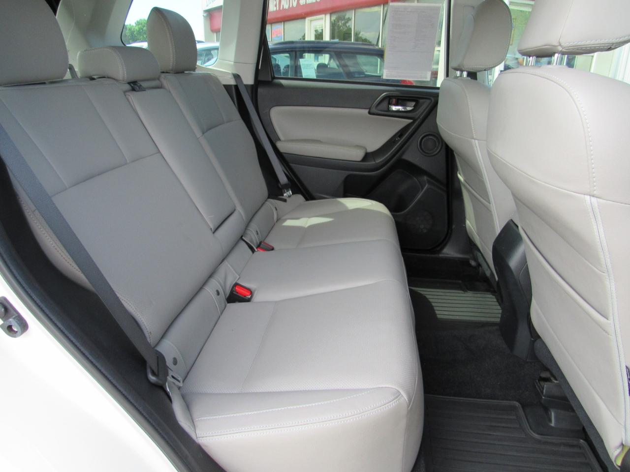 Subaru Forester 2.5i Limited CVT 2017