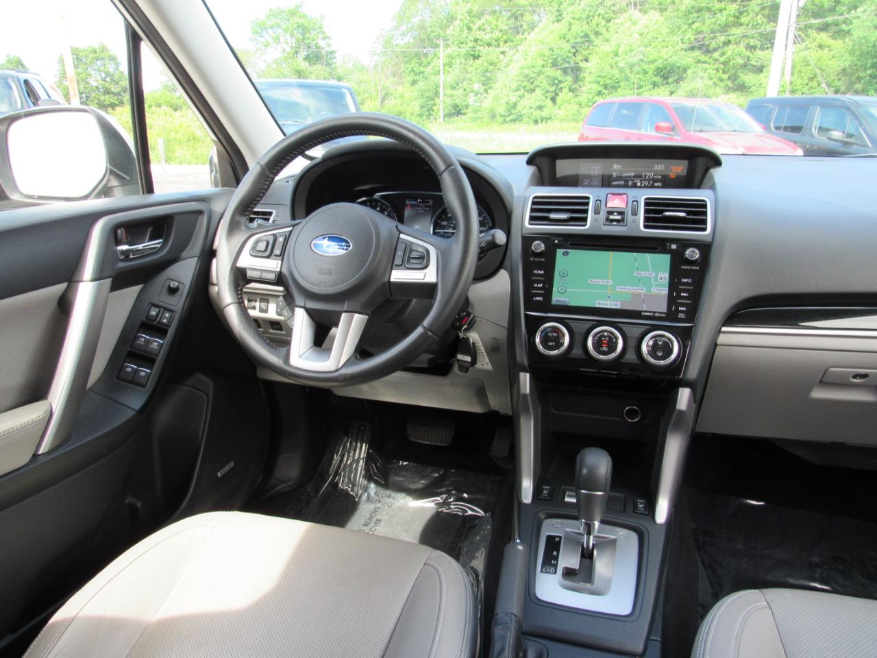 Subaru Forester 2.5i Limited CVT 2017