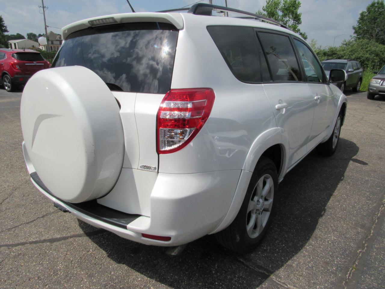 Toyota RAV4 4WD 4dr I4 Limited (Natl) 2012