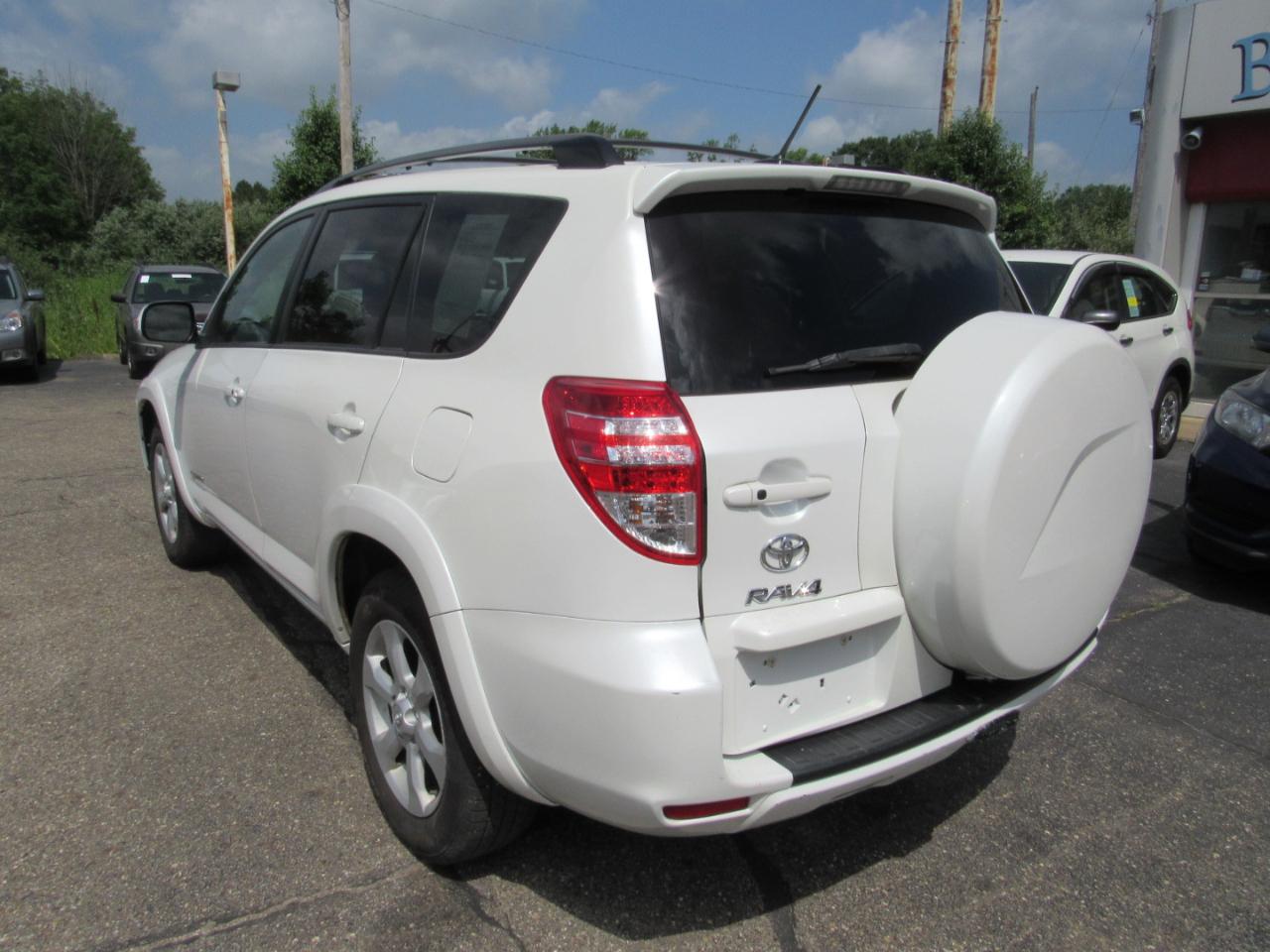 Toyota RAV4 4WD 4dr I4 Limited (Natl) 2012