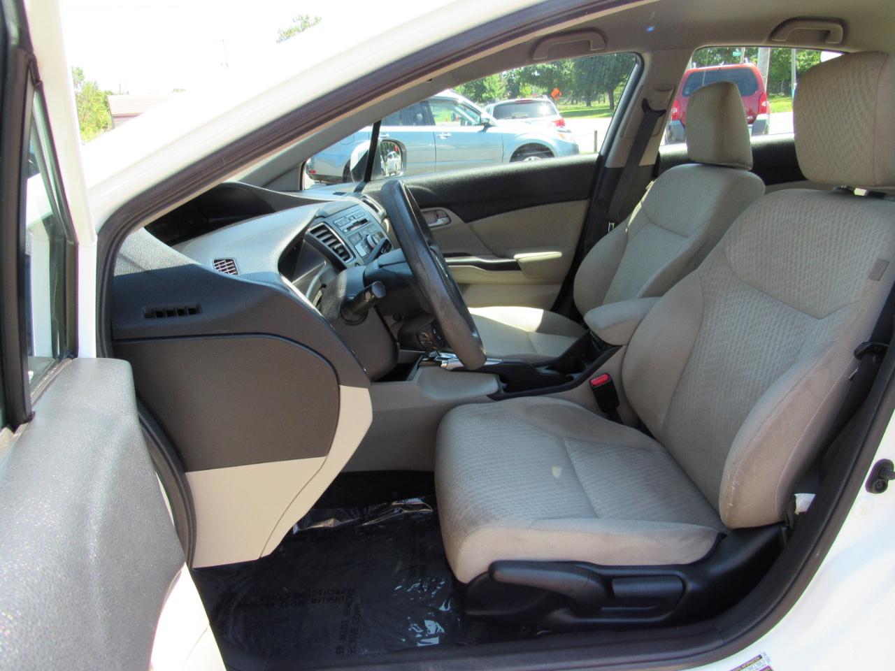 Honda Civic Sedan 4dr CVT LX 2015