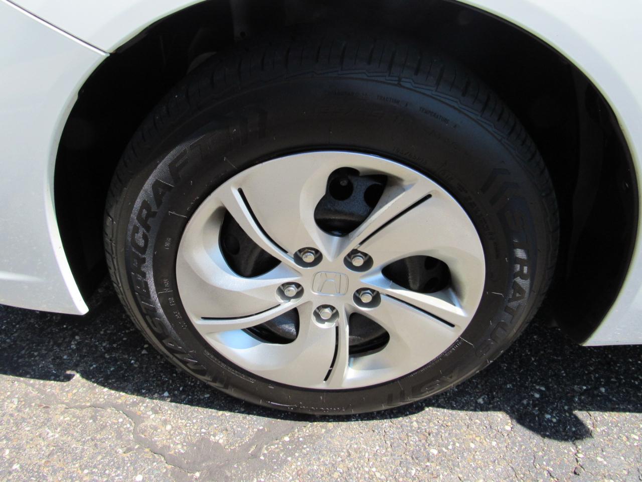 Honda Civic Sedan 4dr CVT LX 2015
