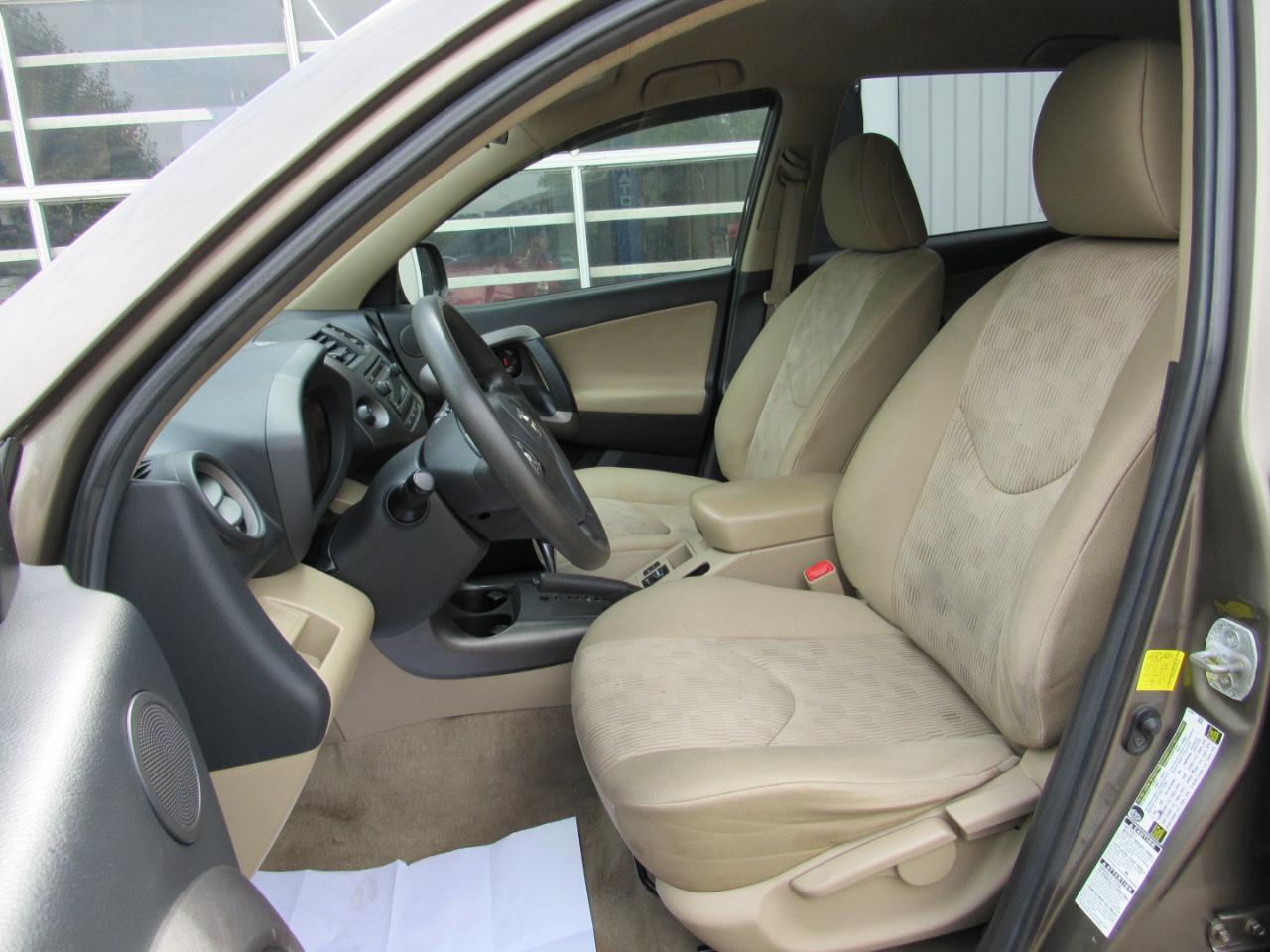 Toyota RAV4 4WD 4dr I4 (Natl) 2012