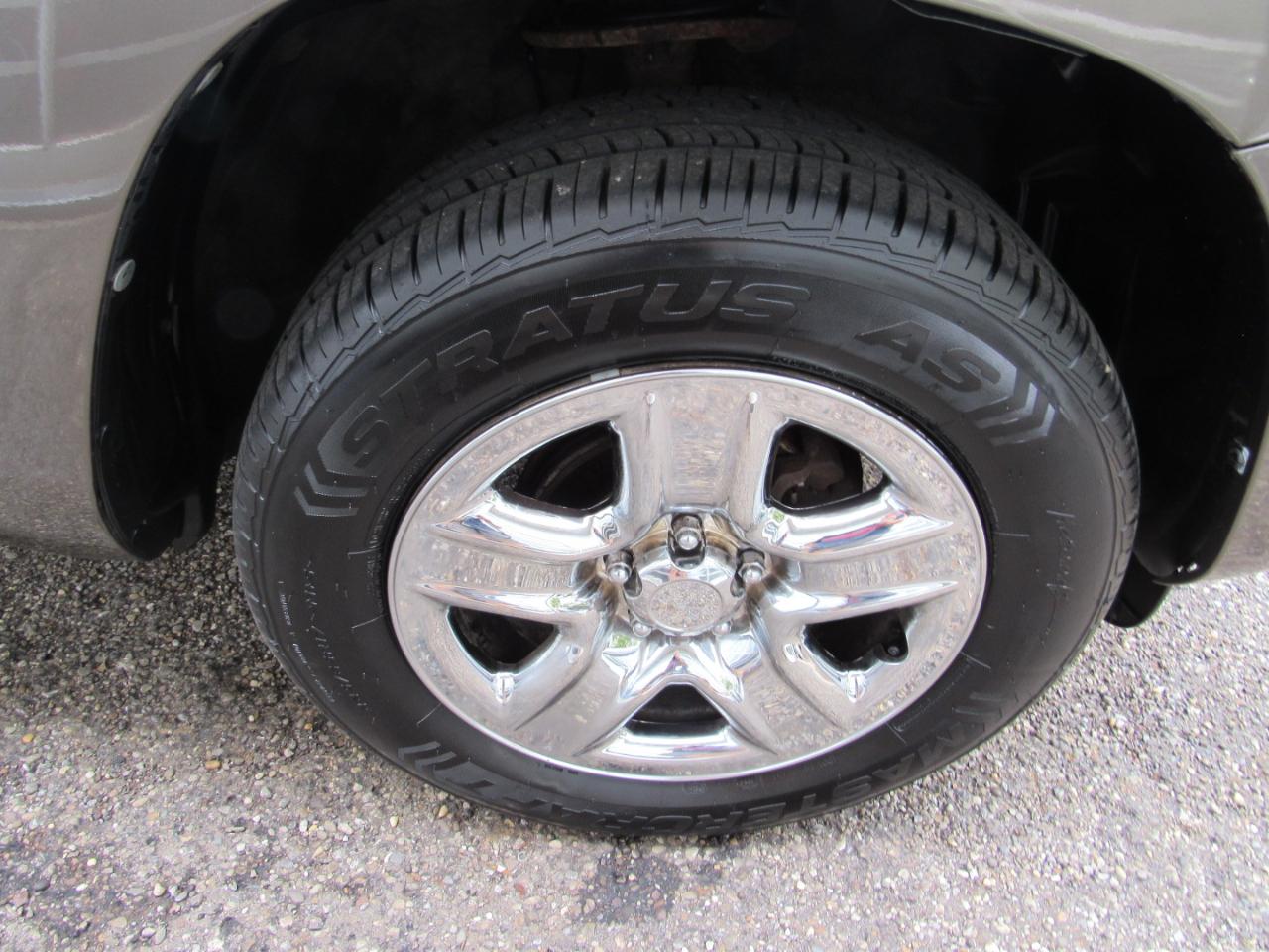 Toyota RAV4 4WD 4dr I4 (Natl) 2012